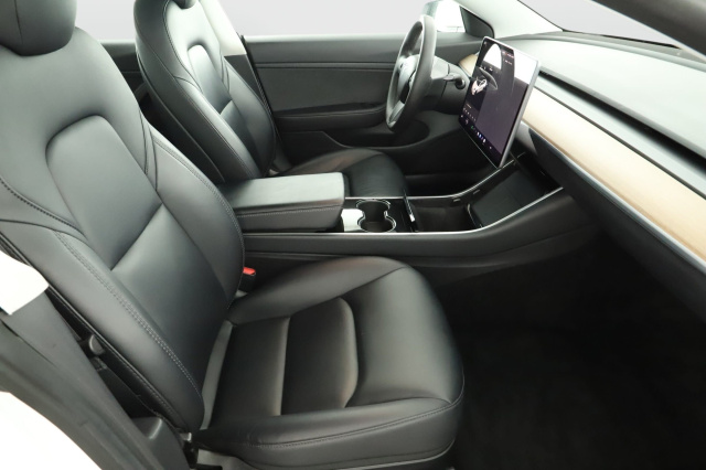 Tesla Model 3 Std Range Plus 52kWh 2020 10