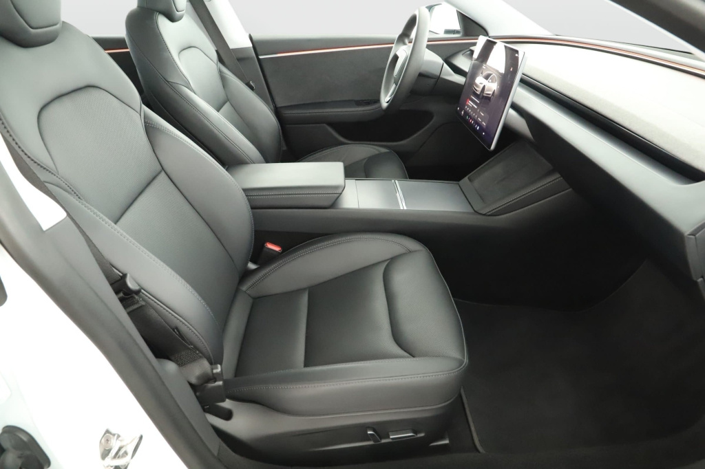 Tesla Model 3 4x4 2024 10