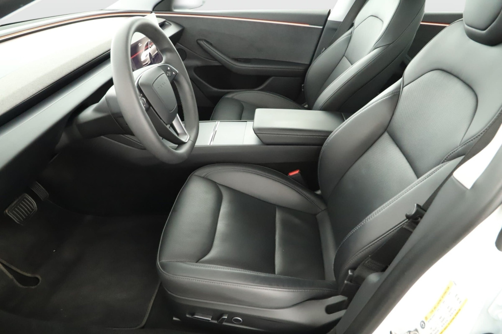 Tesla Model 3 4x4 2024 13