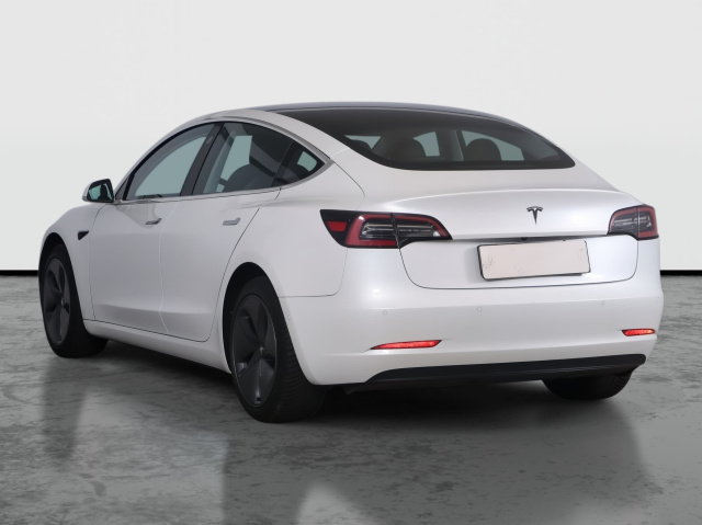 Tesla Model 3 Std Range Plus 52kWh 2020 5