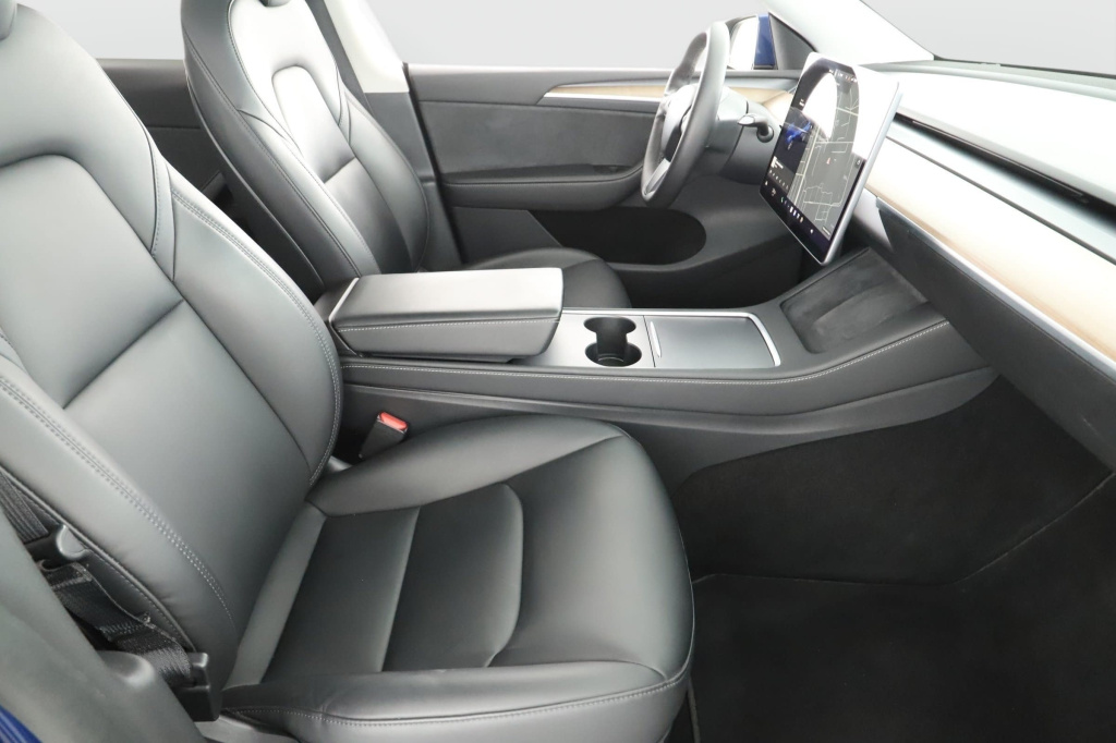 Tesla Model Y 4x4 2021 10