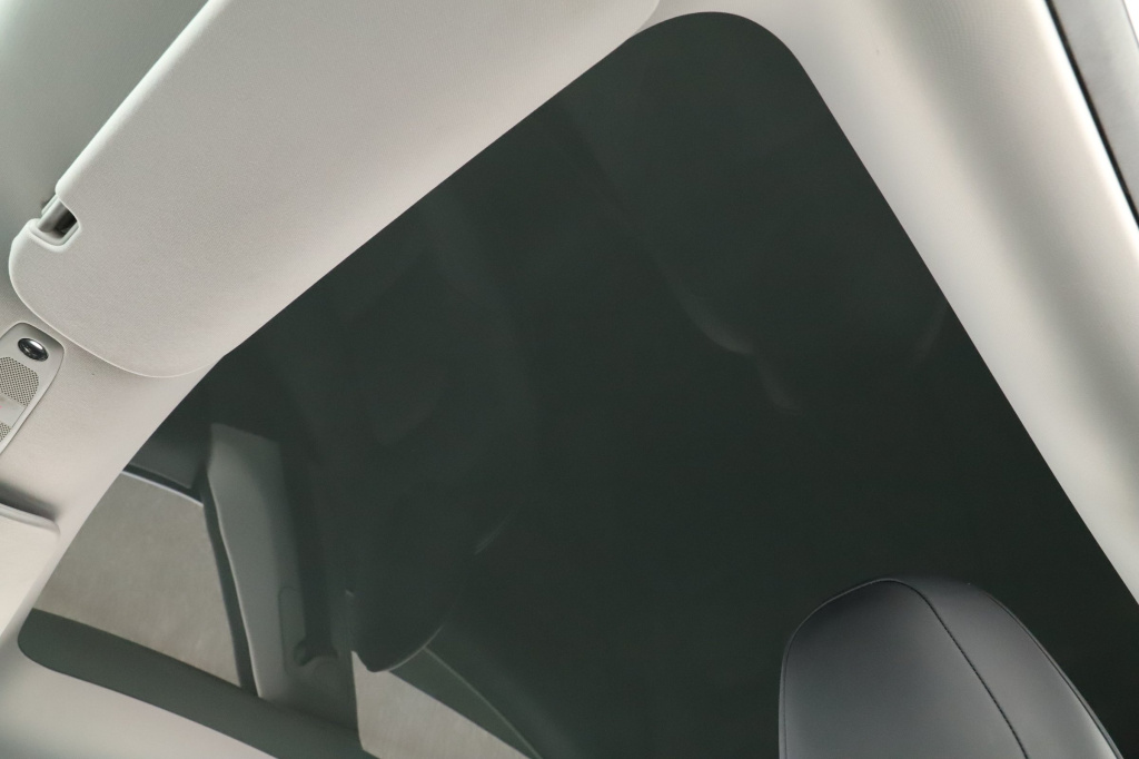 Tesla Model Y 4x4 2021 19