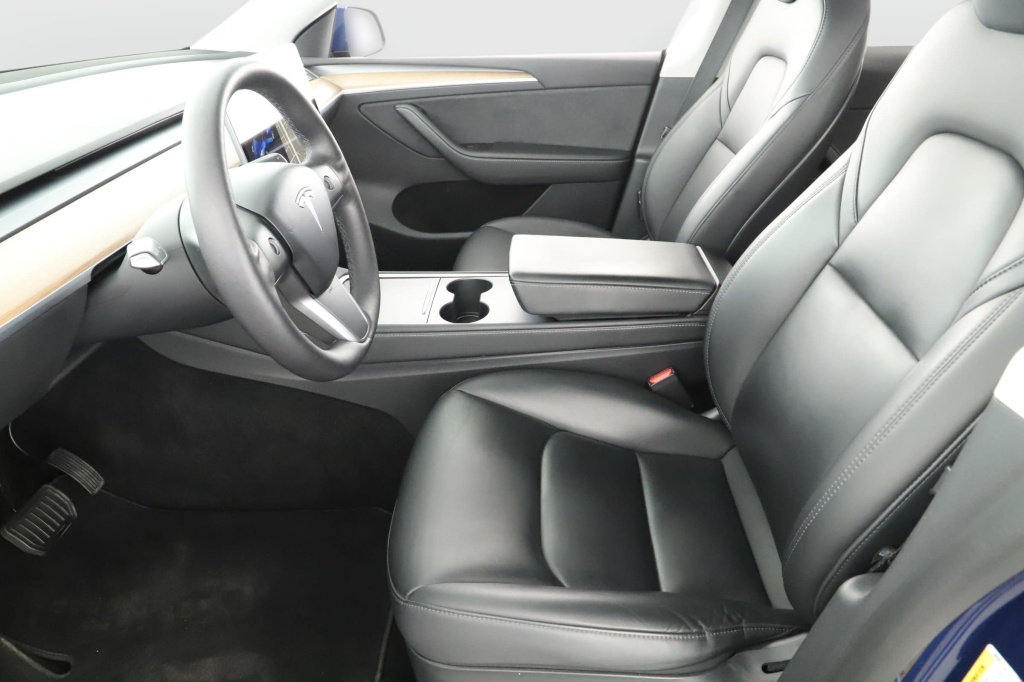 Tesla Model Y 4x4 2021 13