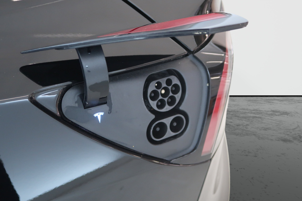 Tesla Model 3 2021 24