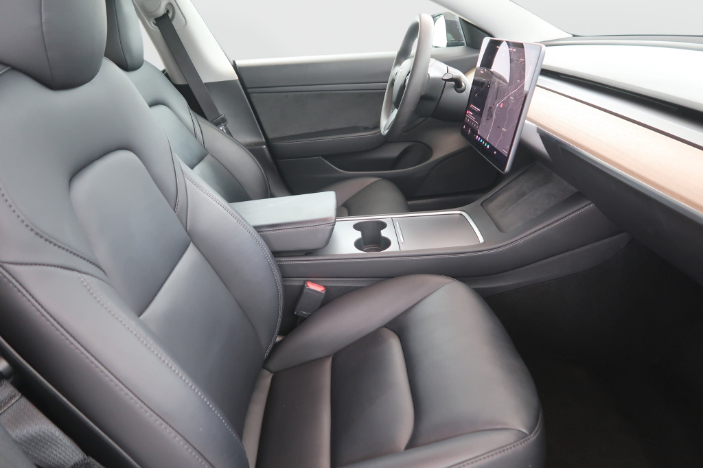 Tesla Model 3 2021 10