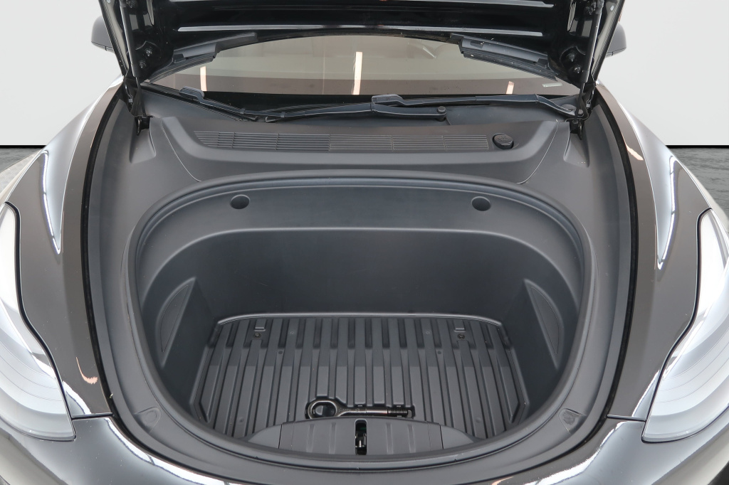 Tesla Model 3 2021 23