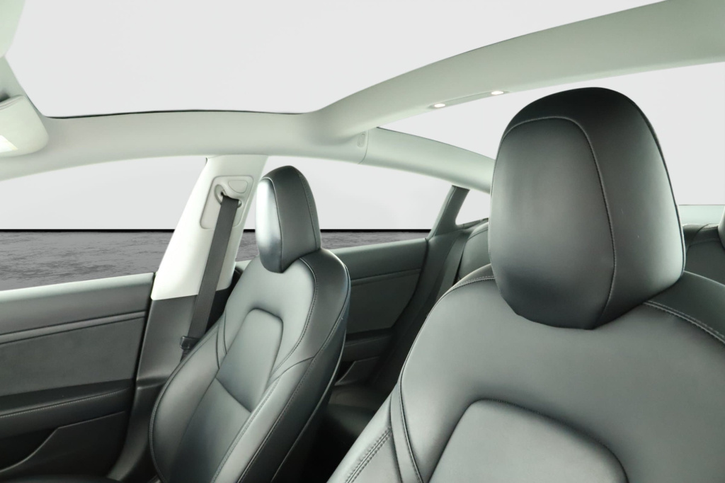 Tesla Model 3 2020 18