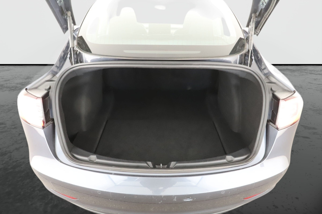 Tesla Model 3 2020 16