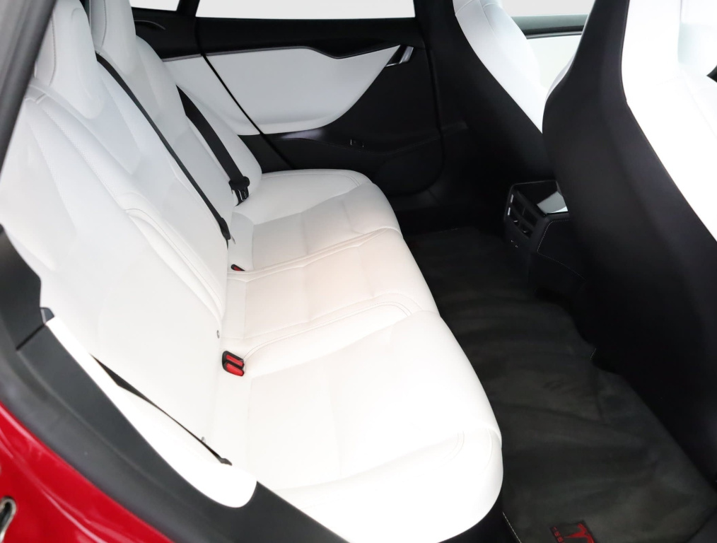 Tesla Model S 4x4 2019 11