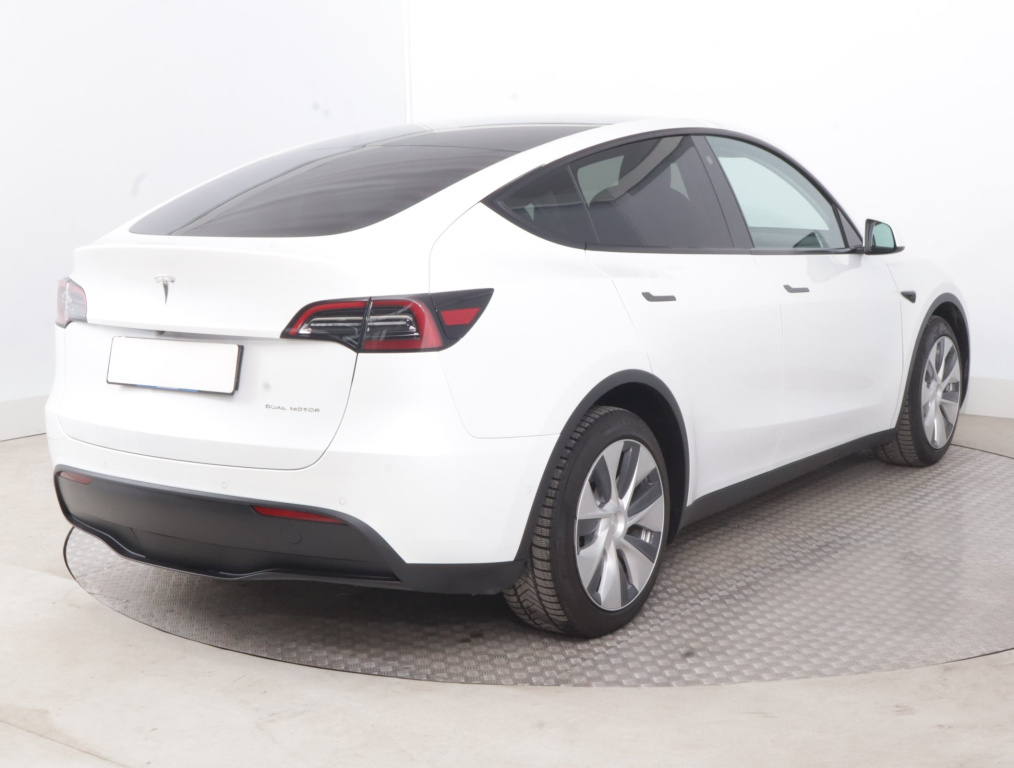 Tesla Model Y 4x4 2021 7