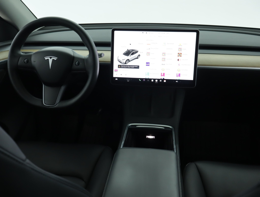 Tesla Model Y 4x4 2021 9