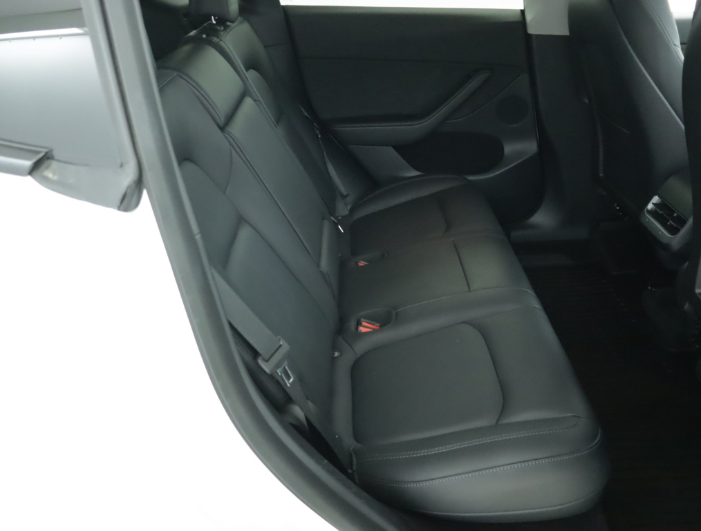 Tesla Model Y 4x4 2021 11