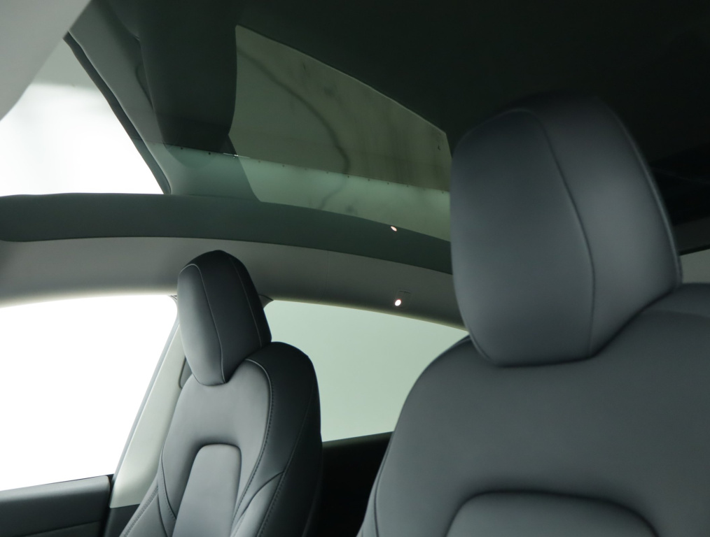 Tesla Model Y 4x4 2021 17