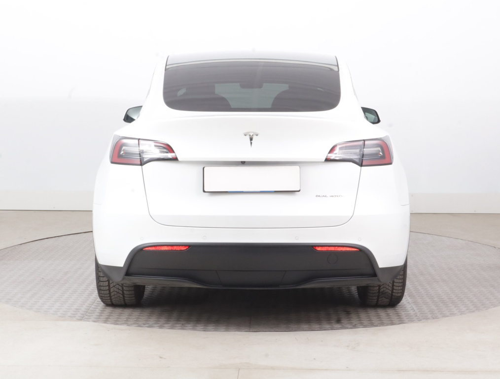 Tesla Model Y 4x4 2021 6