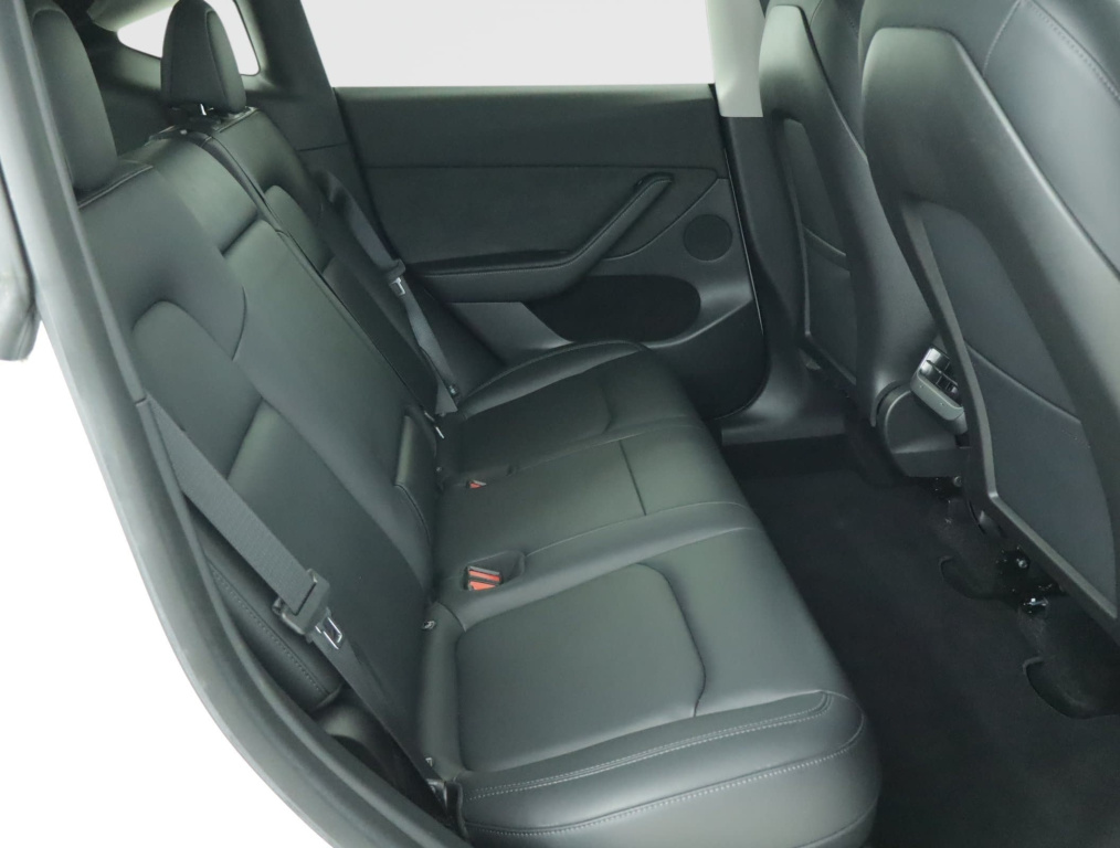 Tesla Model Y 4x4 2022 11