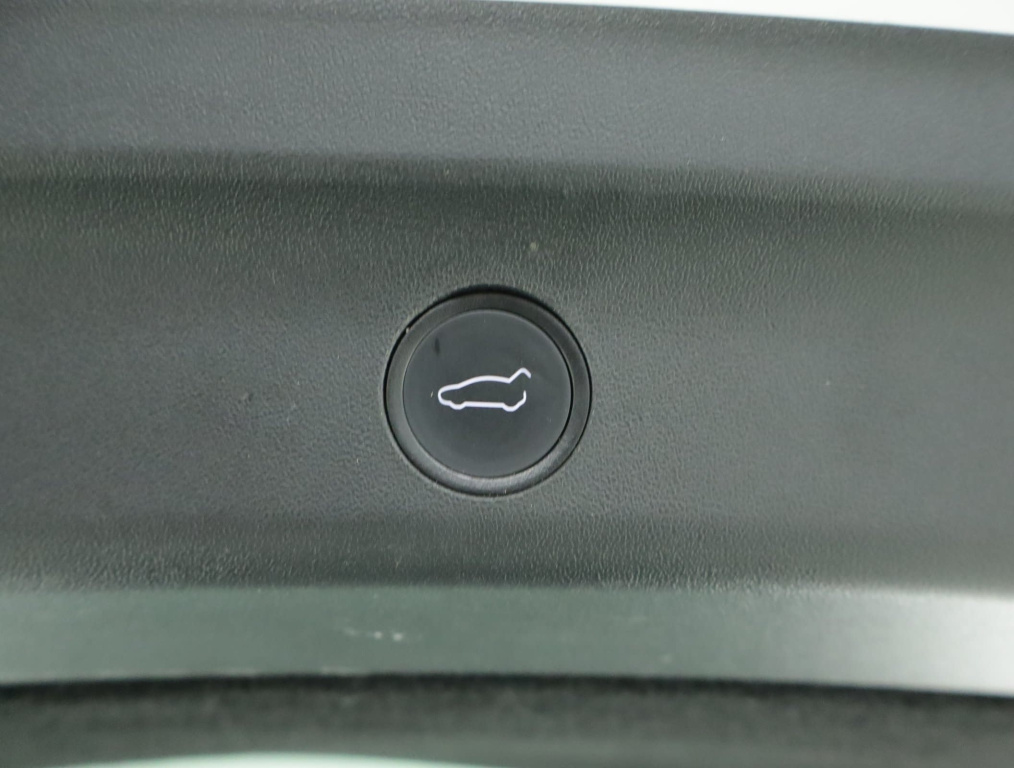 Tesla Model Y 4x4 2022 24