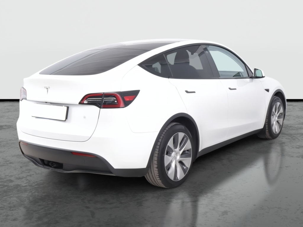 Tesla Model Y 2023 7