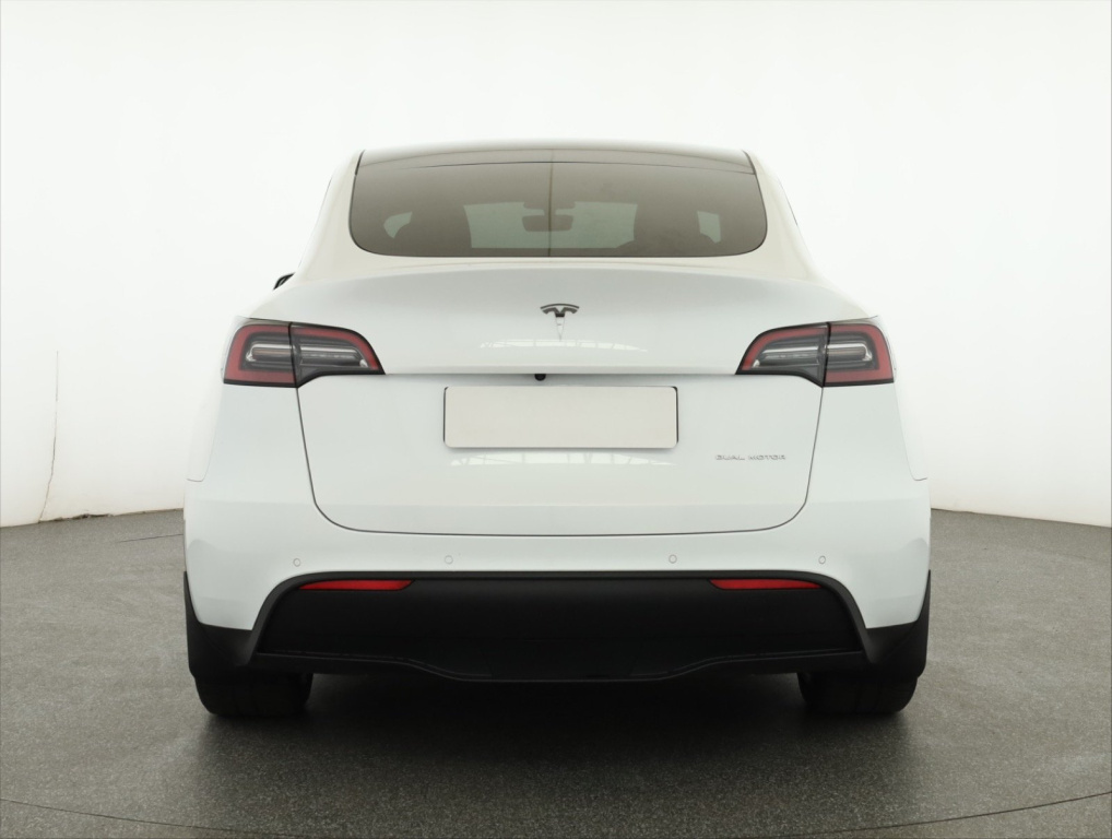 Tesla Model Y 4x4 2022 6