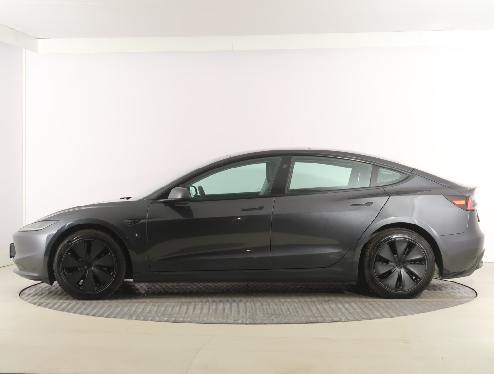 Tesla Model 3 2023 4
