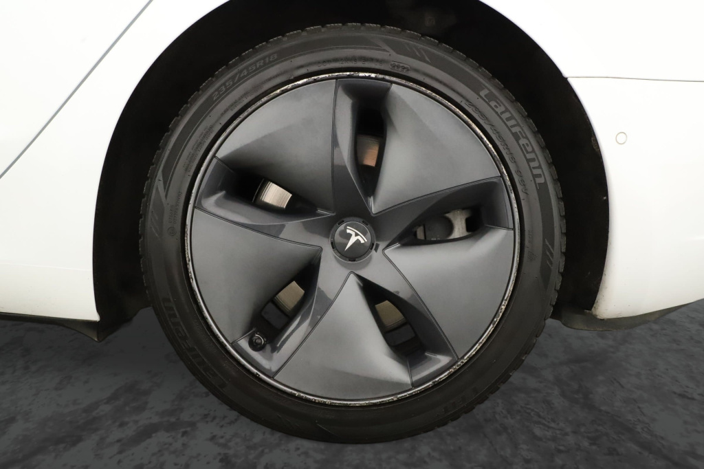 Tesla Model 3 2019 18