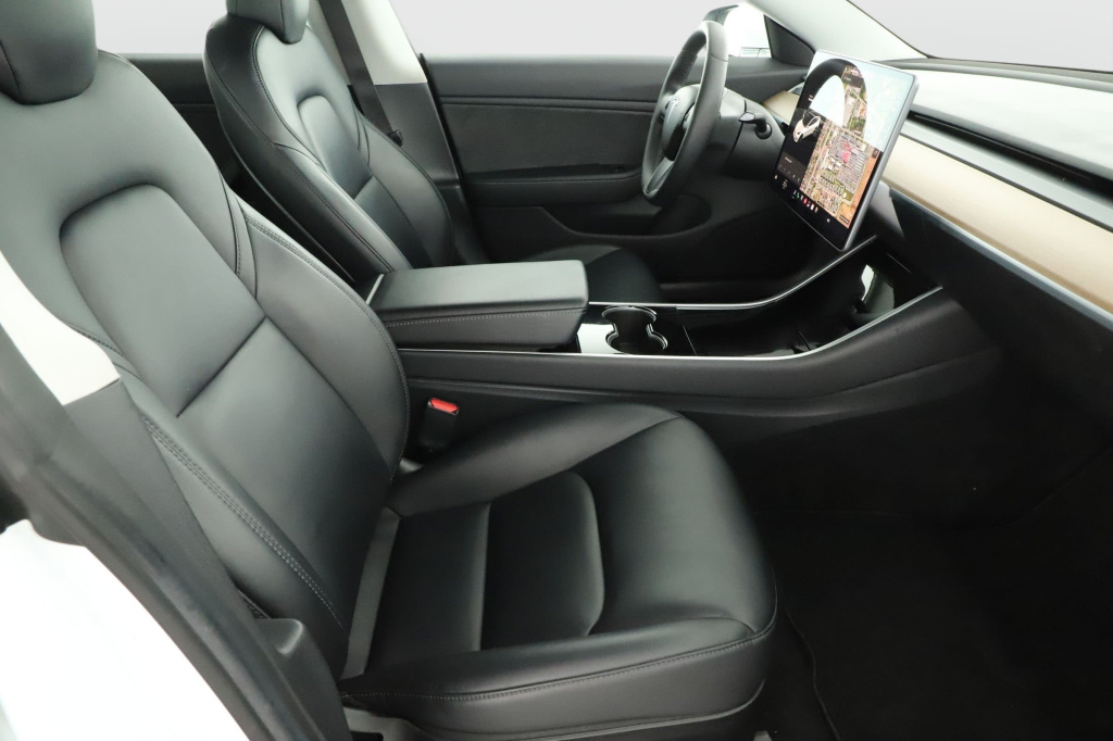 Tesla Model 3 2019 10