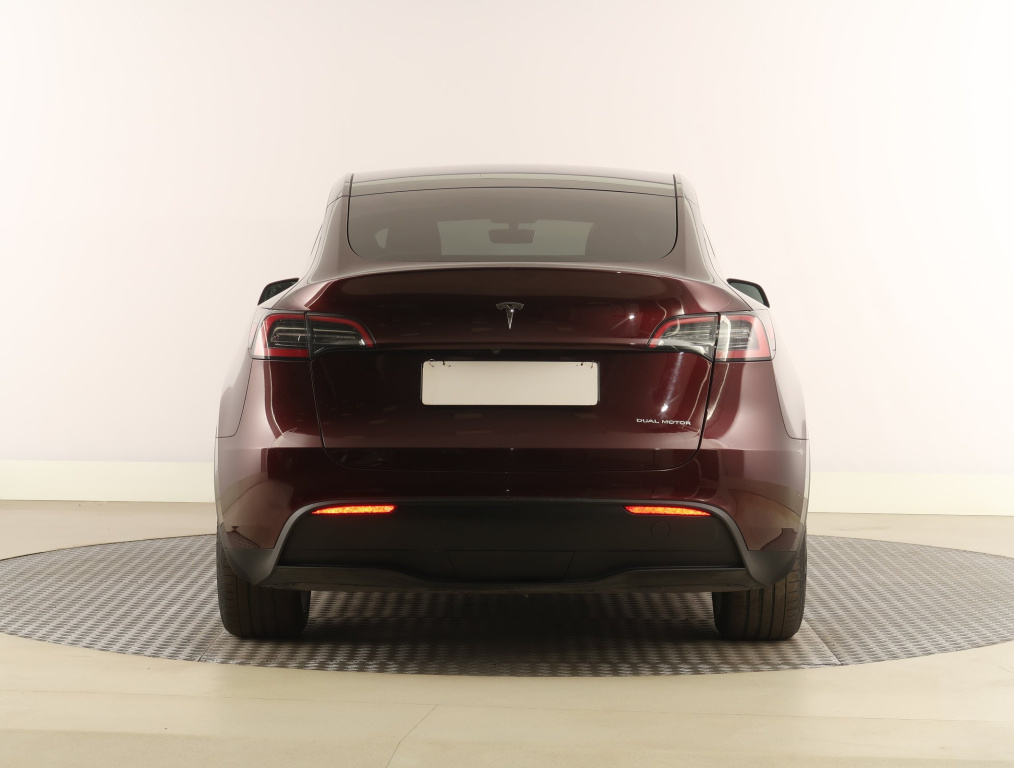 Tesla Model Y 4x4 2023 6