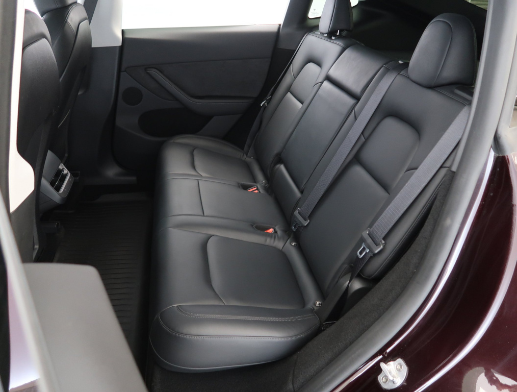 Tesla Model Y 4x4 2023 12