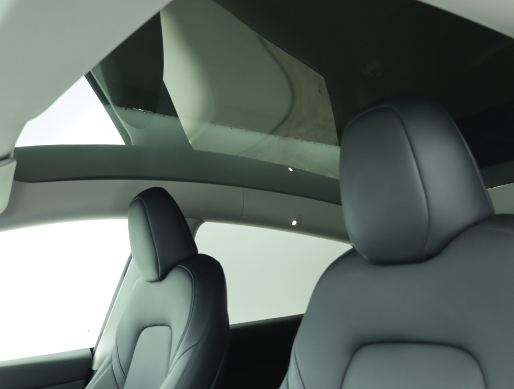 Tesla Model Y 4x4 2022 21