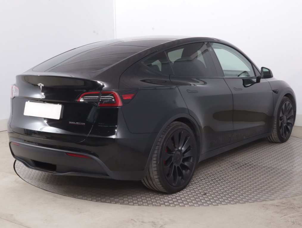 Tesla Model Y 4x4 2022 7