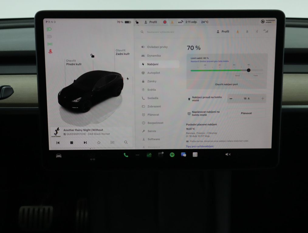 Tesla Model Y 4x4 2022 14