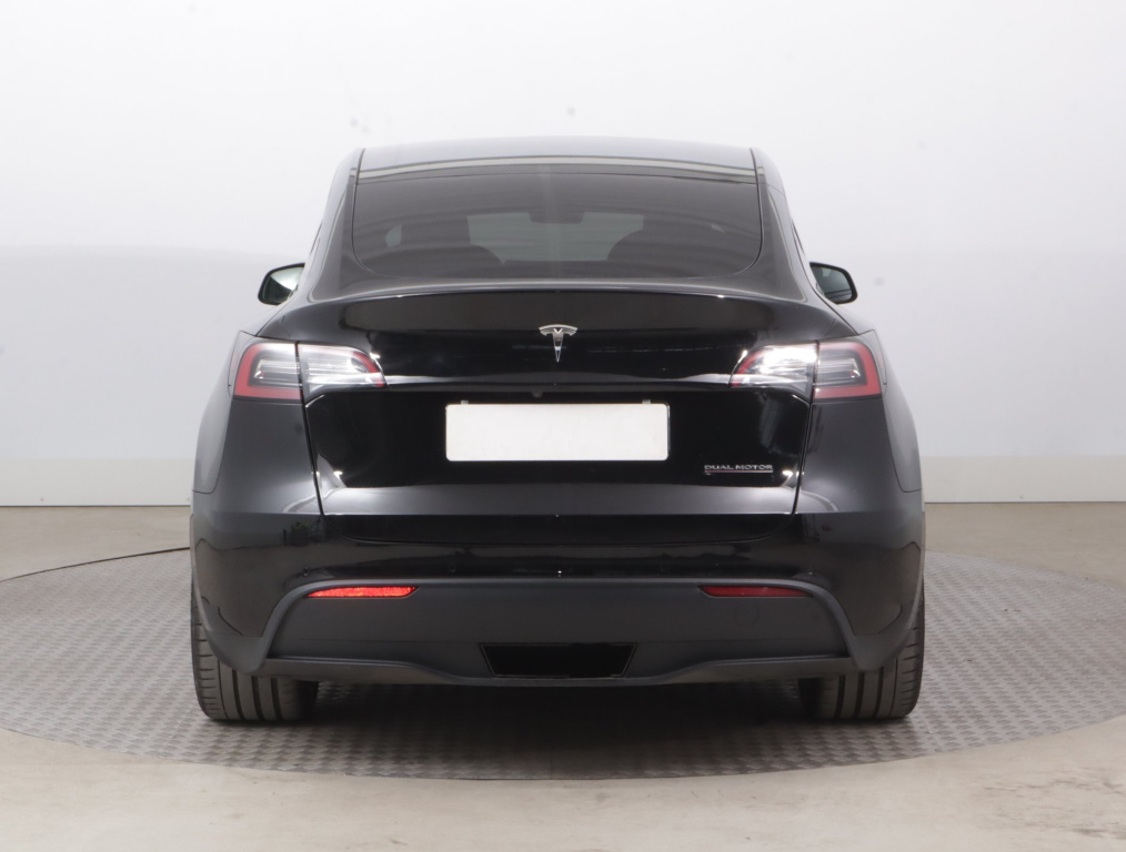 Tesla Model Y 4x4 2022 6