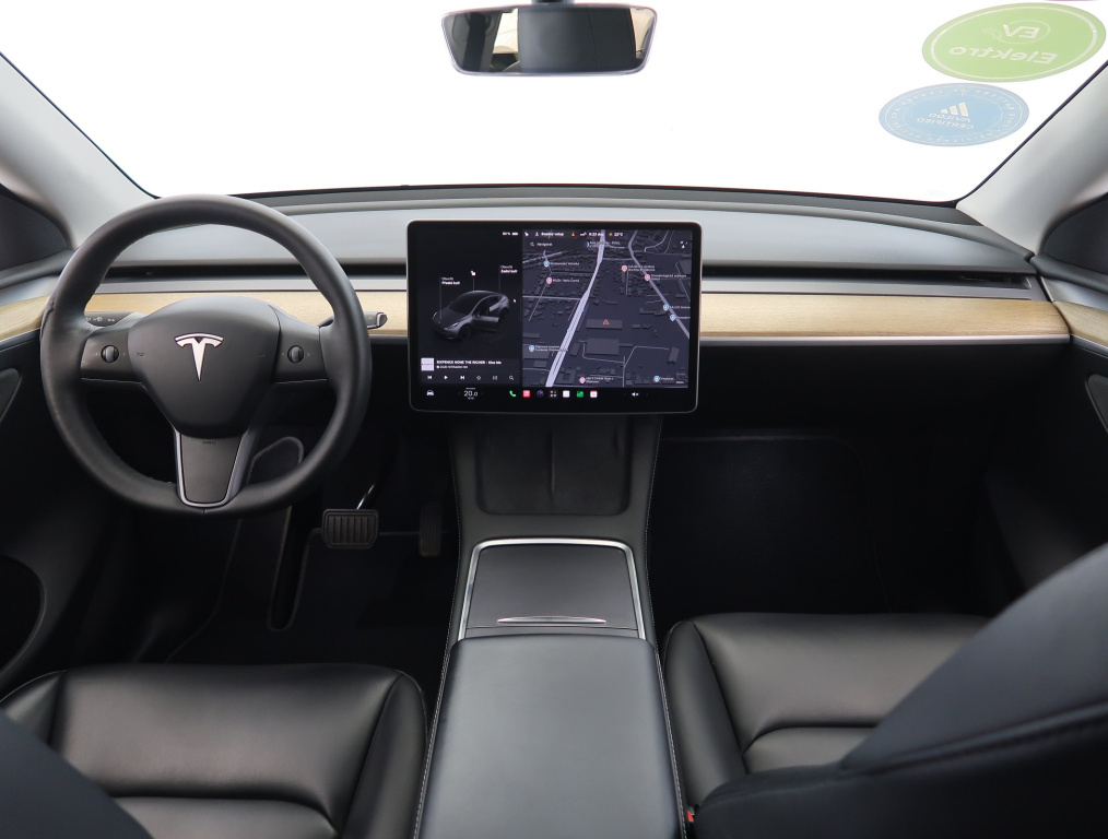 Tesla Model Y 4x4 2022 9