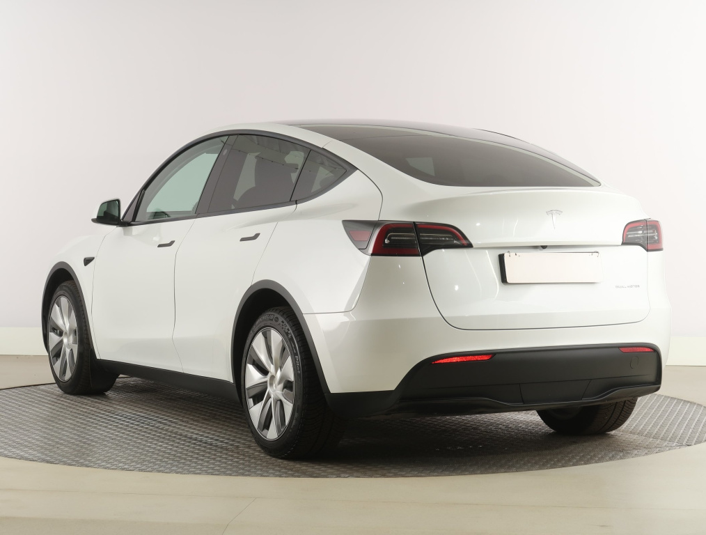Tesla Model Y 4x4 2023 5