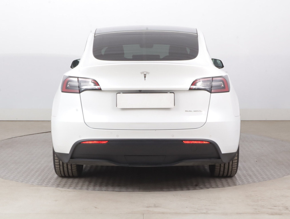Tesla Model Y 4x4 2022 6
