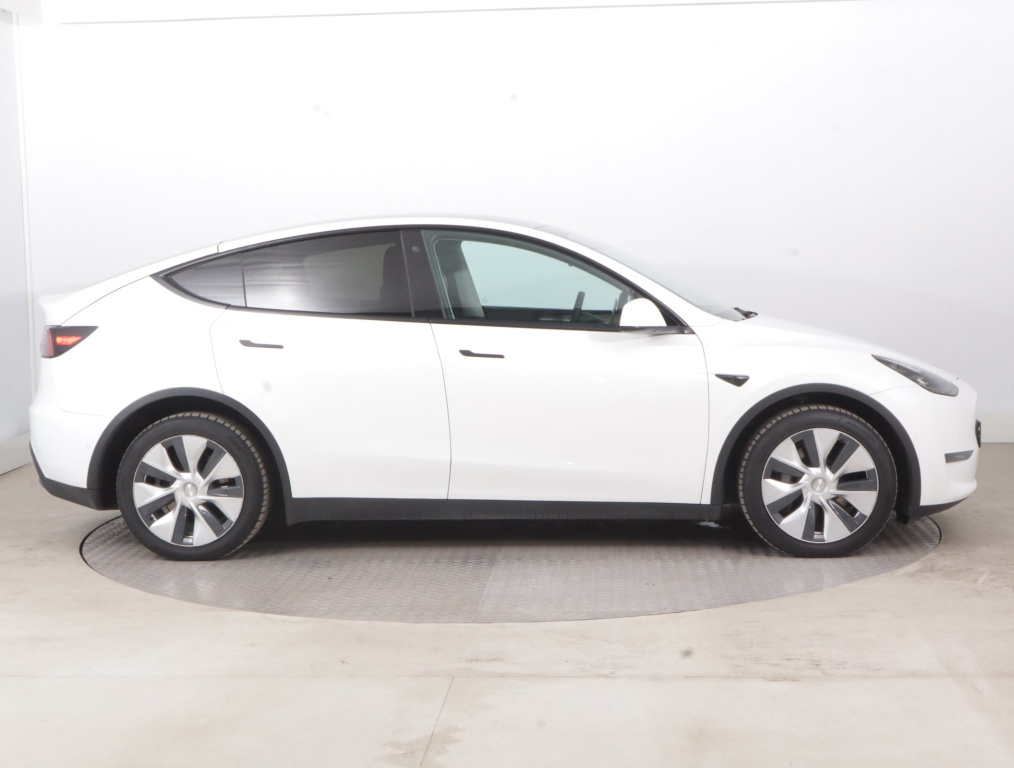 Tesla Model Y 4x4 2022 8