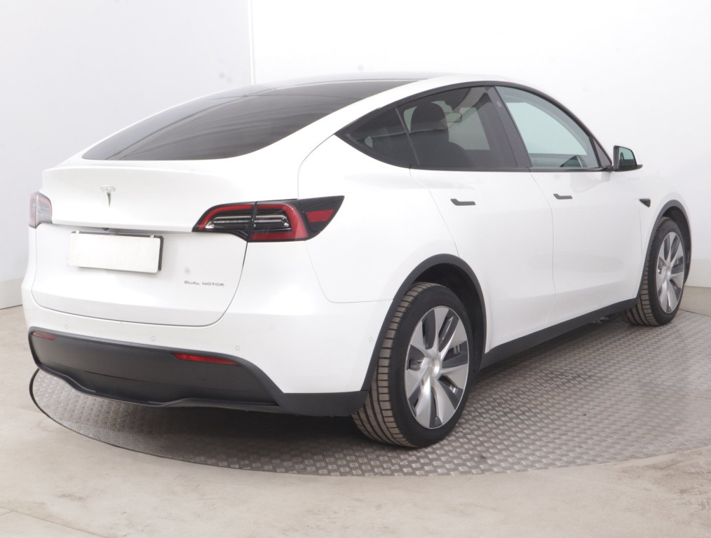 Tesla Model Y 4x4 2022 7