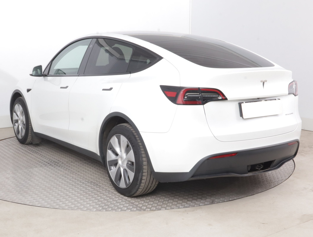 Tesla Model Y 4x4 2023 5