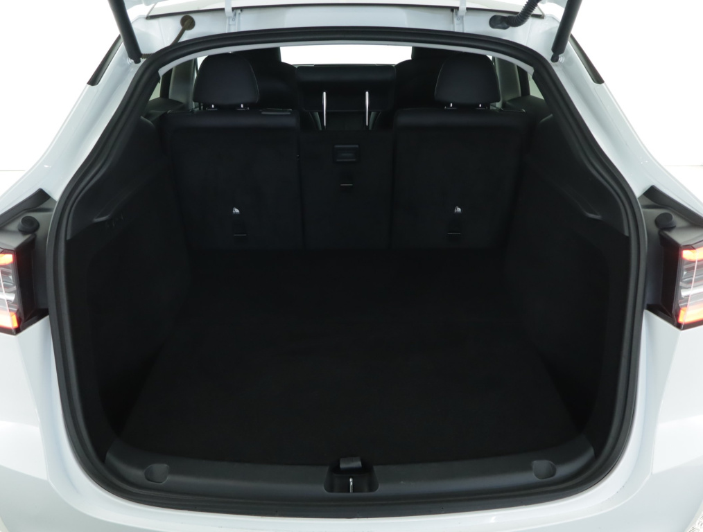 Tesla Model Y 4x4 2023 17