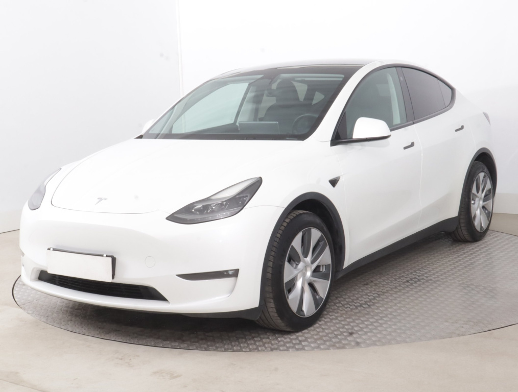Tesla Model Y 4x4 2023 3