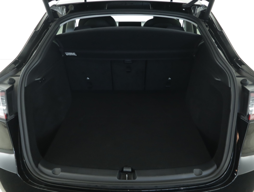 Tesla Model Y 4x4 2022 17