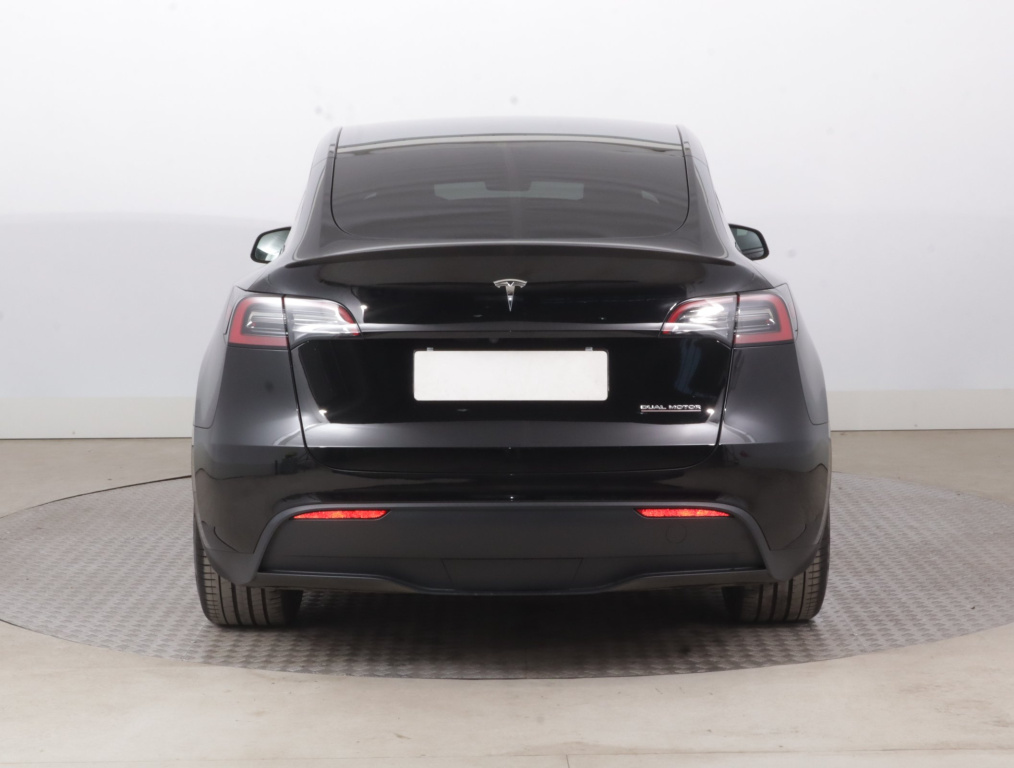 Tesla Model Y 4x4 2022 6
