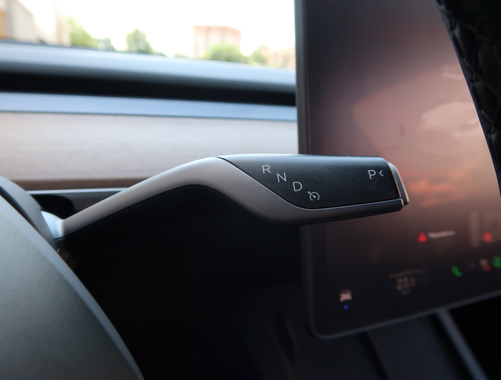 Tesla Model Y 4x4 2022 16