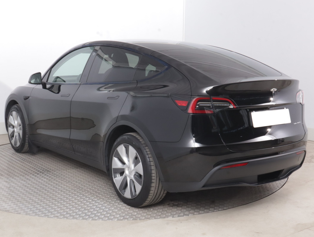 Tesla Model Y 4x4 2023 5
