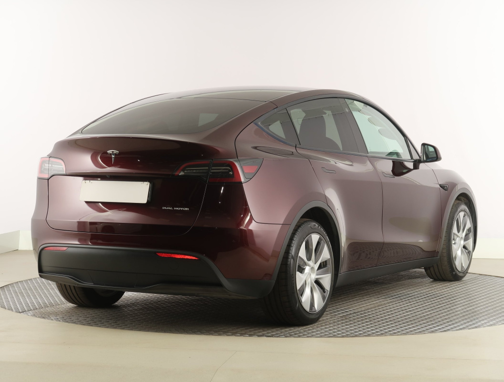 Tesla Model Y 4x4 2023 7