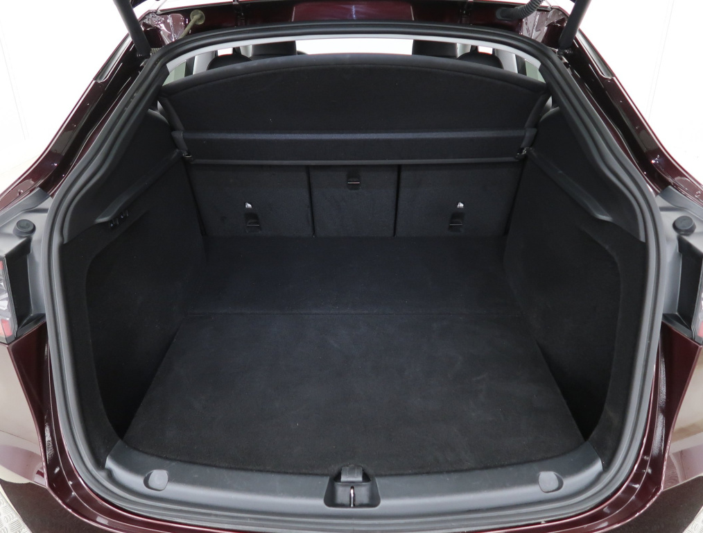Tesla Model Y 4x4 2023 16