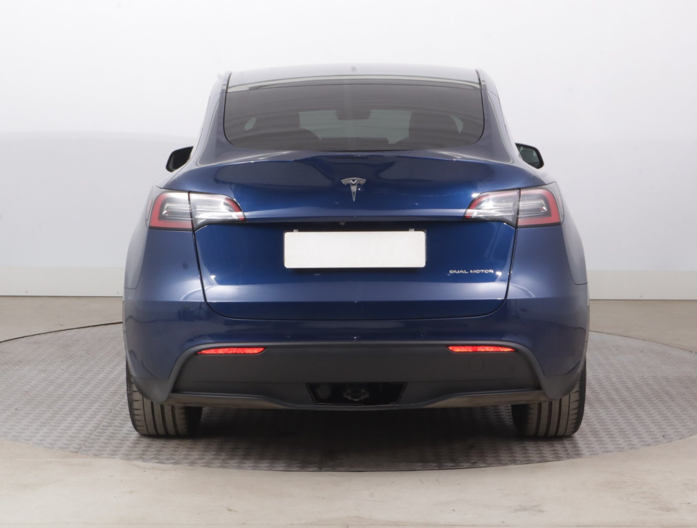 Tesla Model Y 4x4 2022 6