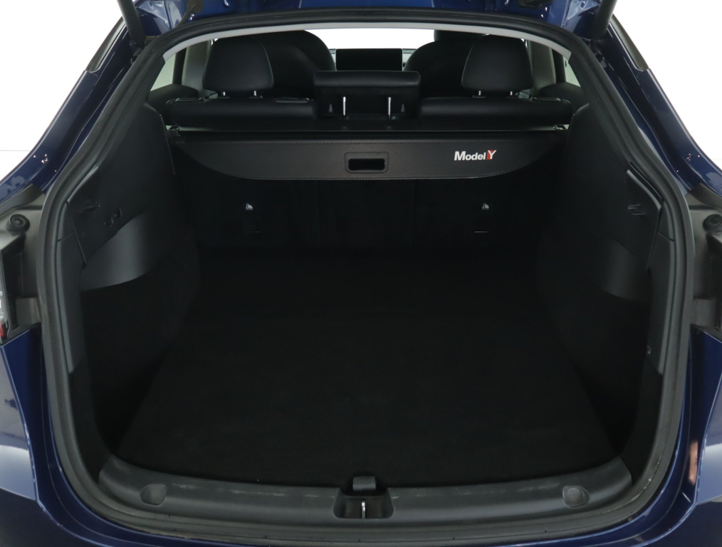 Tesla Model Y 4x4 2022 17