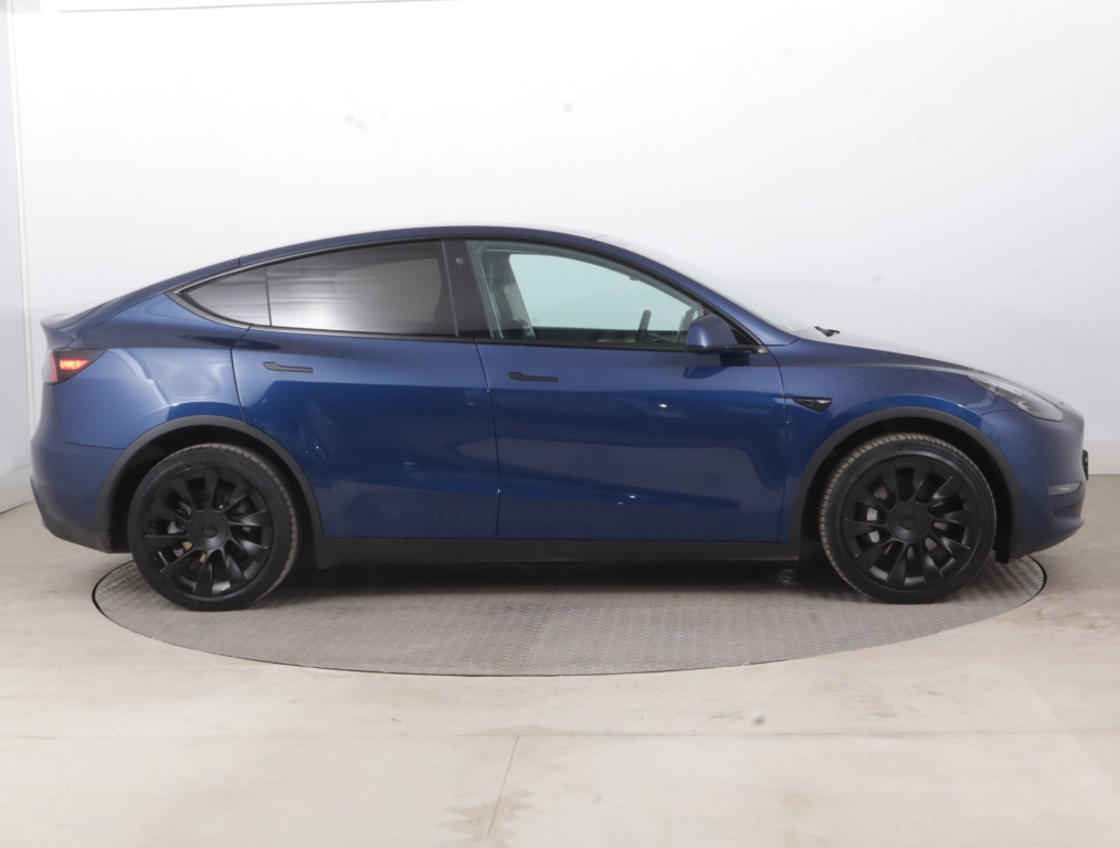 Tesla Model Y 4x4 2022 8