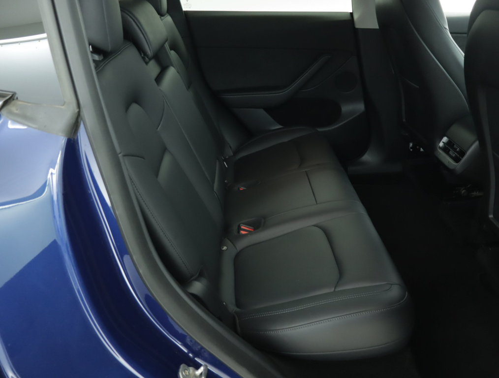 Tesla Model Y 4x4 2022 11
