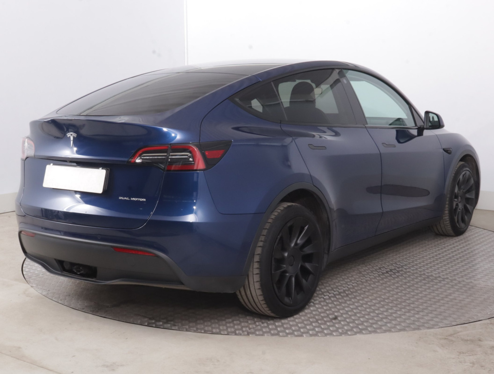 Tesla Model Y 4x4 2022 7